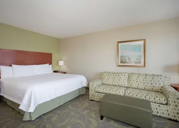 Hampton Inn and Suites Astoria hotel thumbnail 4