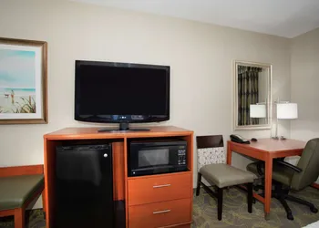 Hampton Inn and Suites Astoria hotel thumbnail 5