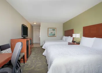 Hampton Inn and Suites Astoria hotel thumbnail 6