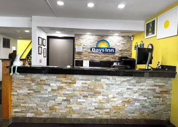 Days Inn by Wyndham Mason City hotel thumbnail 5