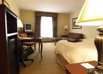 Hampton Inn and Suites Dobson hotel thumbnail 4