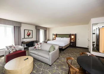 Hampton Inn and Suites Dobson hotel thumbnail 7