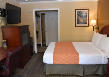 Dynasty Suites Redlands hotel thumbnail 6