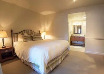 Wine Country Inn hotel thumbnail 4