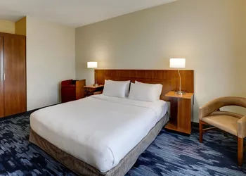 Fairfield Inn & Suites Hutchinson hotel thumbnail 7