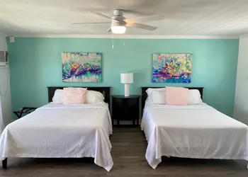 Drop Anchor hotel thumbnail 6