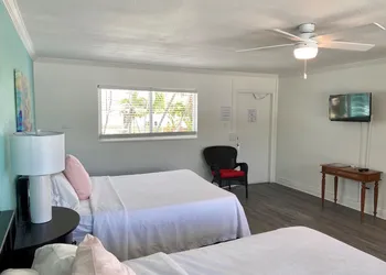 Drop Anchor hotel thumbnail 7