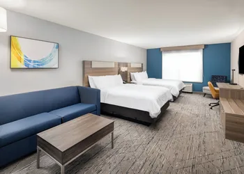 Holiday Inn Express & Suites Green Bay East by IHG hotel thumbnail 6