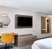 Holiday Inn Express & Suites Green Bay East by IHG hotel detail image 7