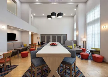 Hampton Inn & Suites Harrisburg/North hotel thumbnail 2