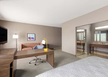 Hampton Inn & Suites Harrisburg/North hotel thumbnail 8