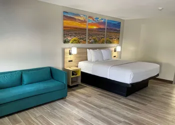 Days Inn by Wyndham New Braunfels hotel thumbnail 8