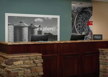 Hampton Inn & Suites Rogers hotel thumbnail 4