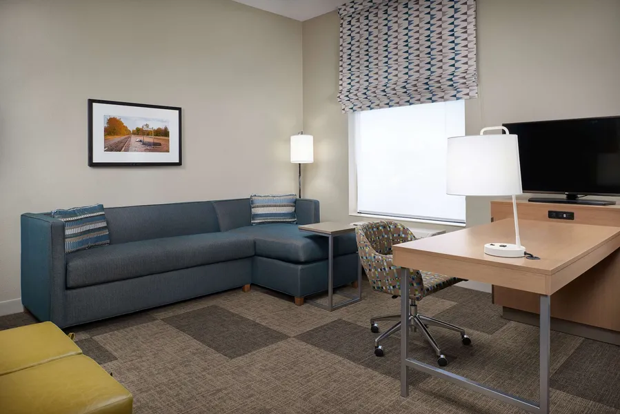 Hampton Inn & Suites Rogers hotel detail image 6
