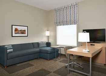 Hampton Inn & Suites Rogers hotel thumbnail 7