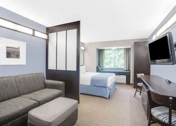 Microtel Inn & Suites by Wyndham Bath hotel thumbnail 4