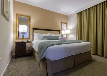 Grand Pacific Palisades hotel thumbnail 8
