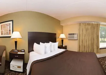 Days Inn by Wyndham Bismarck hotel thumbnail 5