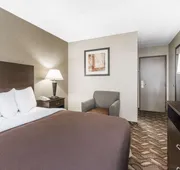 Days Inn by Wyndham Bismarck hotel detail image 7