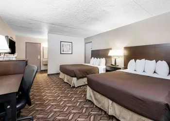 Days Inn by Wyndham Bismarck hotel thumbnail 8