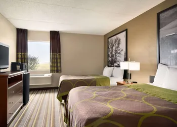 Super 8 by Wyndham Chambersburg I-81 hotel thumbnail 2