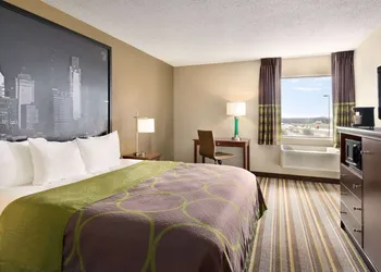 Super 8 by Wyndham Chambersburg I-81 hotel thumbnail 3