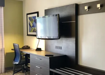 Holiday Inn Express Hotel & Suites Great Barrington by IHG hotel thumbnail 4