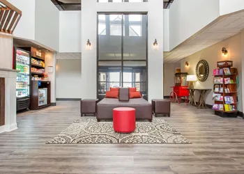 Comfort Suites Southport - Oak Island hotel thumbnail 4