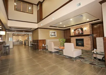 Holiday Inn Express & Suites - Vernon by IHG hotel thumbnail 2