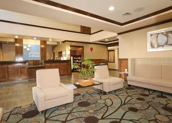 Holiday Inn Express & Suites - Vernon by IHG hotel thumbnail 3