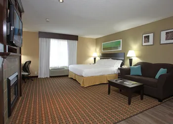 Holiday Inn Express & Suites - Vernon by IHG hotel thumbnail 7