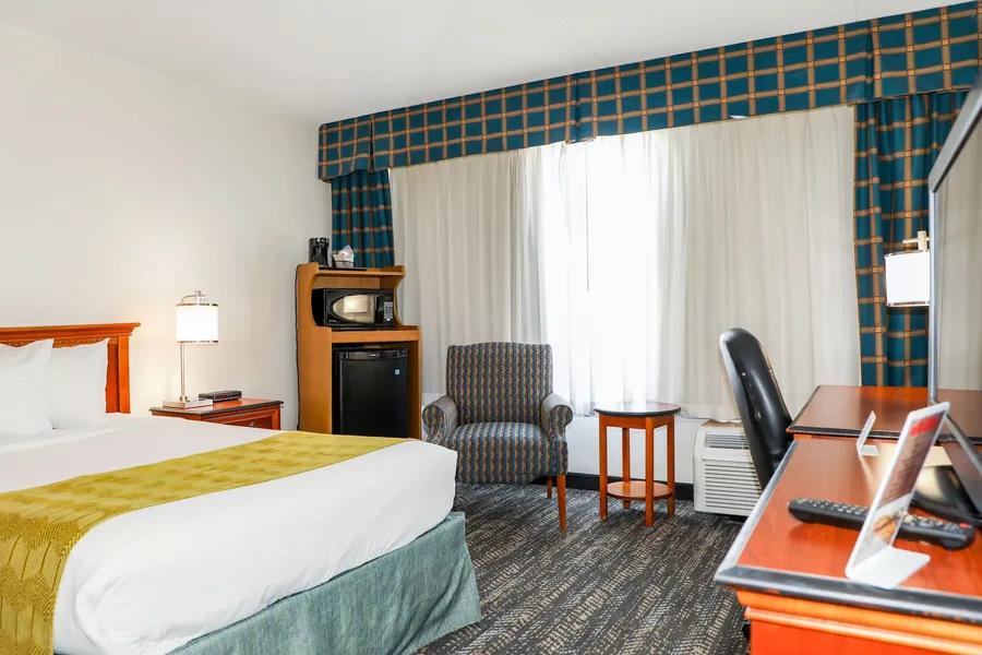 Ramada by Wyndham Cumberland Downtown hotel detail image 6