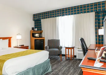 Ramada by Wyndham Cumberland Downtown hotel thumbnail 6