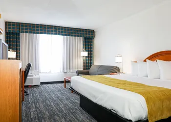 Ramada by Wyndham Cumberland Downtown hotel thumbnail 8