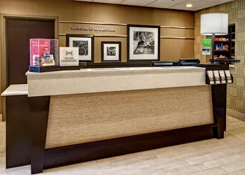 Hampton Inn Cookeville hotel thumbnail 2