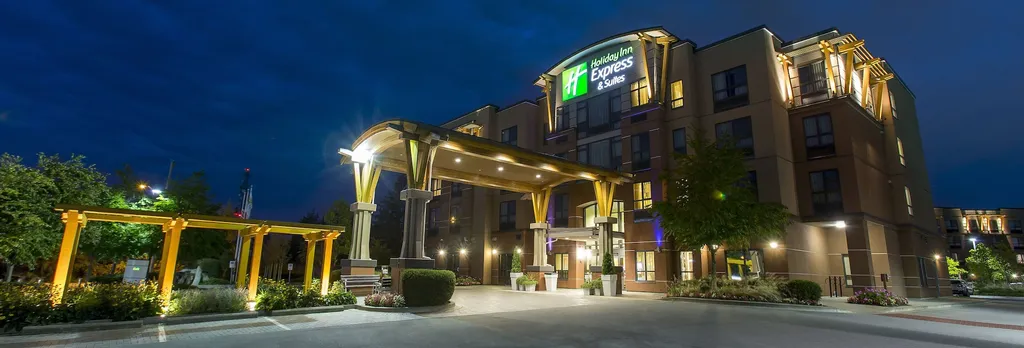 Hotel photo 1 of 144