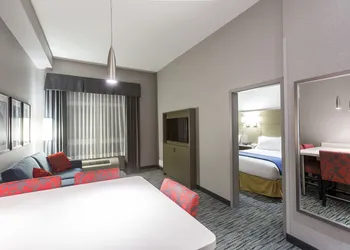 Holiday Inn Express Hotel & Suites Riverport Richmond by IHG hotel thumbnail 6