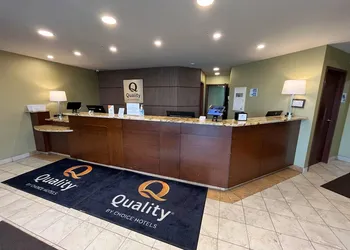 Quality Inn Saint-Jean-sur-Richelieu hotel thumbnail 3