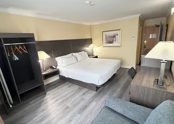 Quality Inn Saint-Jean-sur-Richelieu hotel thumbnail 6