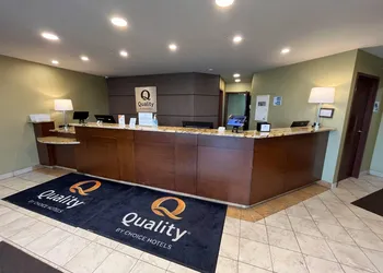 Quality Inn Saint-Jean-sur-Richelieu hotel thumbnail 3