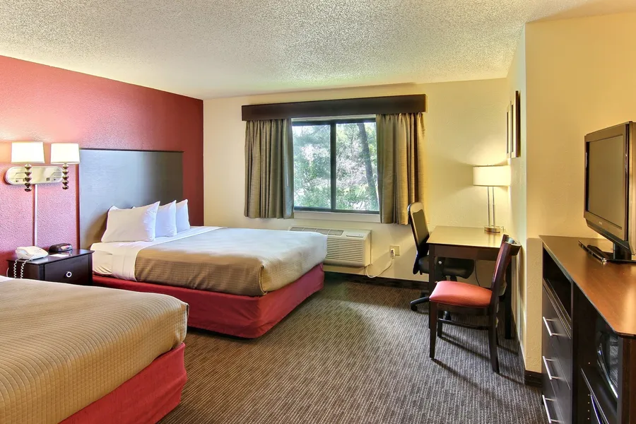 Blossom Hotel & Suites Traverse City hotel detail image 6