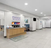 Hampton Inn & Suites Chicago Deer Park hotel detail image 3