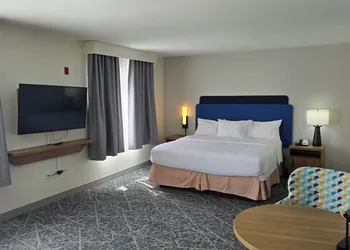 Hampton Inn & Suites Chicago Deer Park hotel thumbnail 6