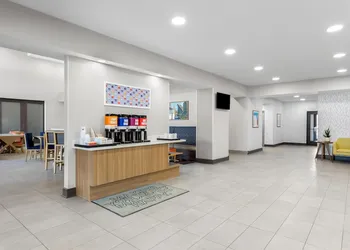 Hampton Inn & Suites Chicago Deer Park hotel thumbnail 3