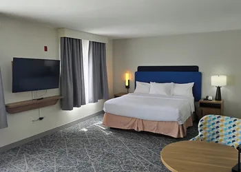 Hampton Inn & Suites Chicago Deer Park hotel thumbnail 8