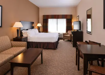 Holiday Inn Express & Suites Bridgeport by IHG hotel thumbnail 3