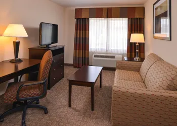 Holiday Inn Express & Suites Bridgeport by IHG hotel thumbnail 4