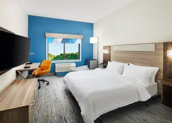 Holiday Inn Express & Suites Bridgeport by IHG hotel thumbnail 8