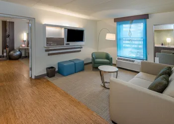 EVEN Hotel Norwalk by IHG hotel thumbnail 4