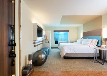 EVEN Hotel Norwalk by IHG hotel thumbnail 8